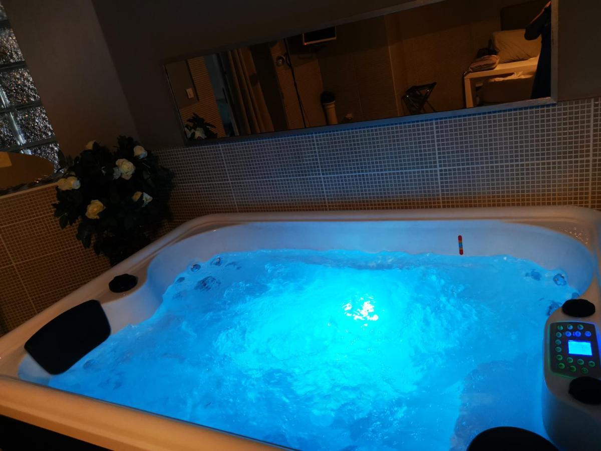 Suite Jacuzzi Au Calme Domont Экстерьер фото