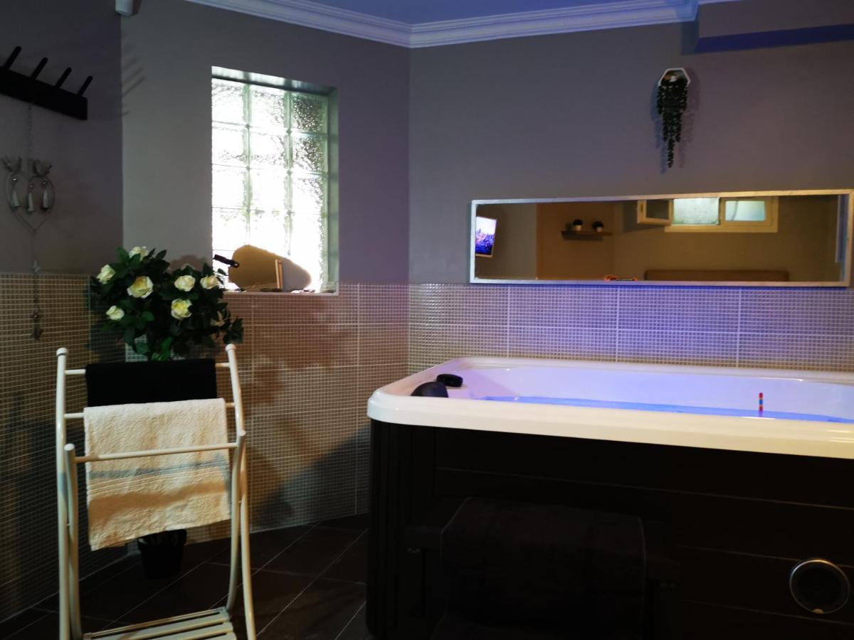 Suite Jacuzzi Au Calme Domont Экстерьер фото