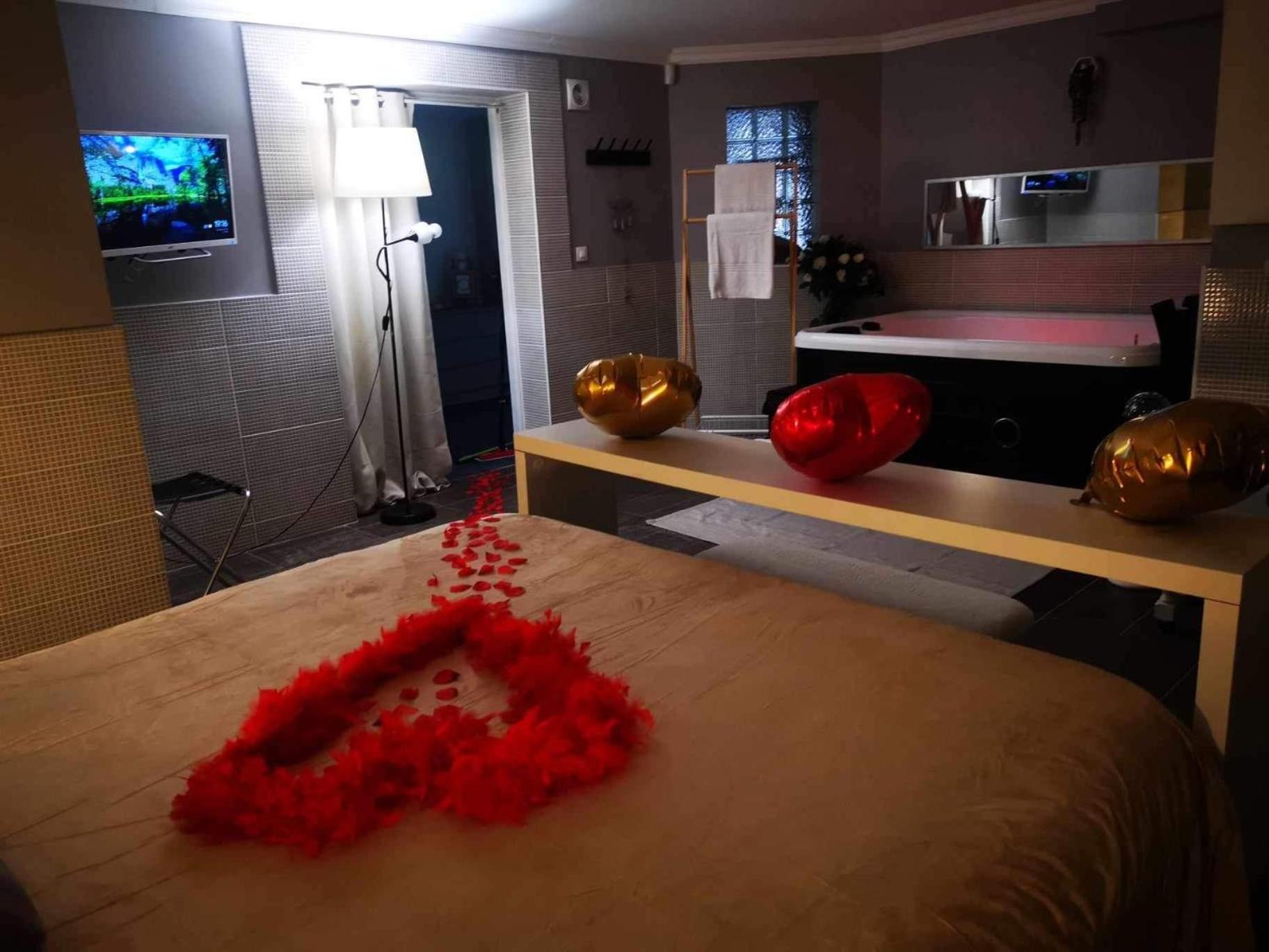 Suite Jacuzzi Au Calme Domont Экстерьер фото